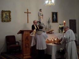 wyznanie wiary ks. proboszcza w kaplicy w Ziemomyślu A  /fot.: xmm / 