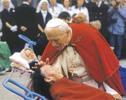 Jan Paweł II błogosławi chorych 